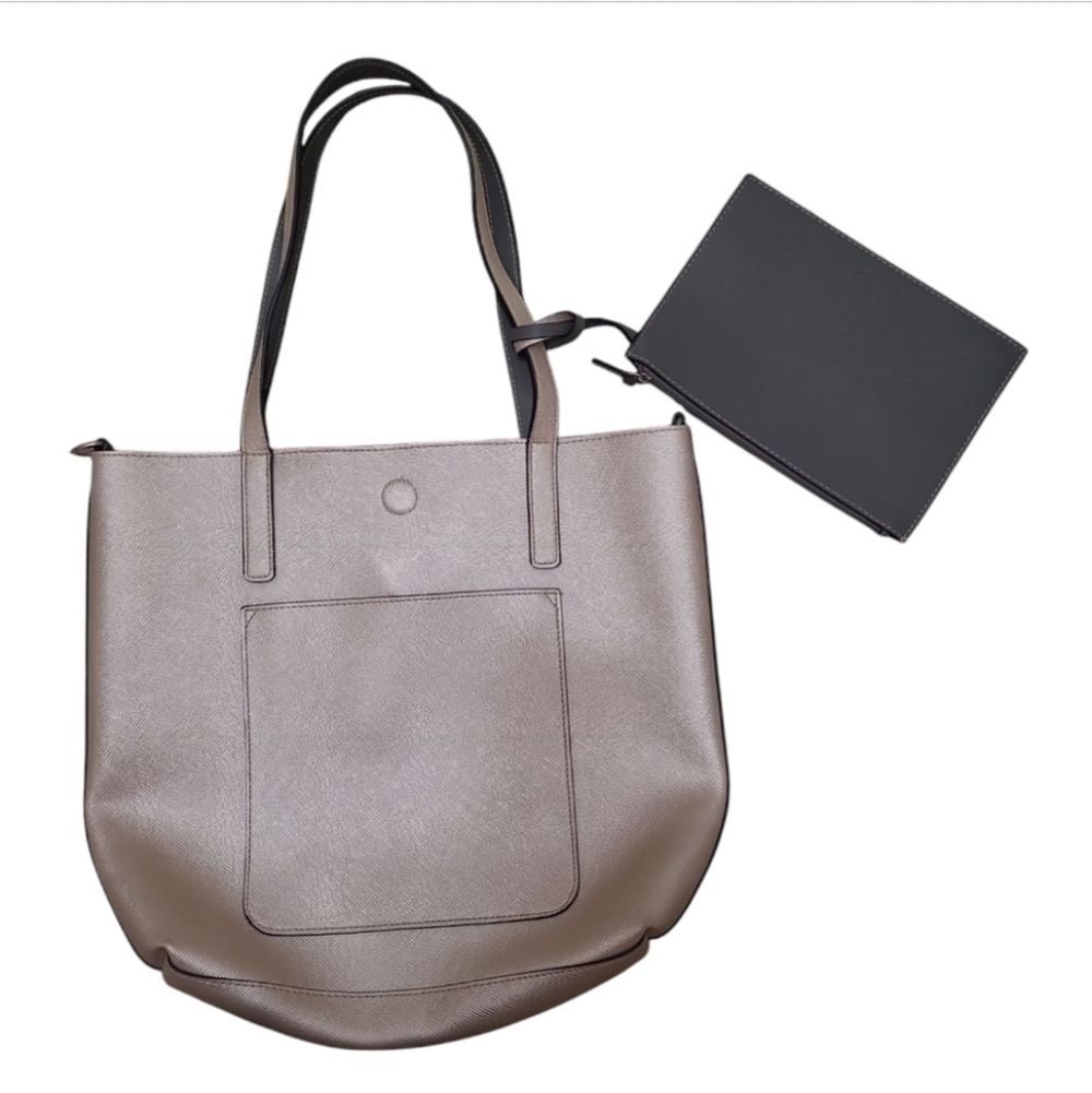 Metallic Gold Reversible Tote Bag with Matching Coin Purse - Picture 4 of 10